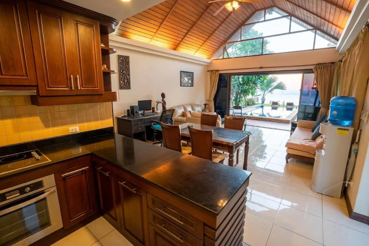 Amazing Beachfront Villa Ko Lanta