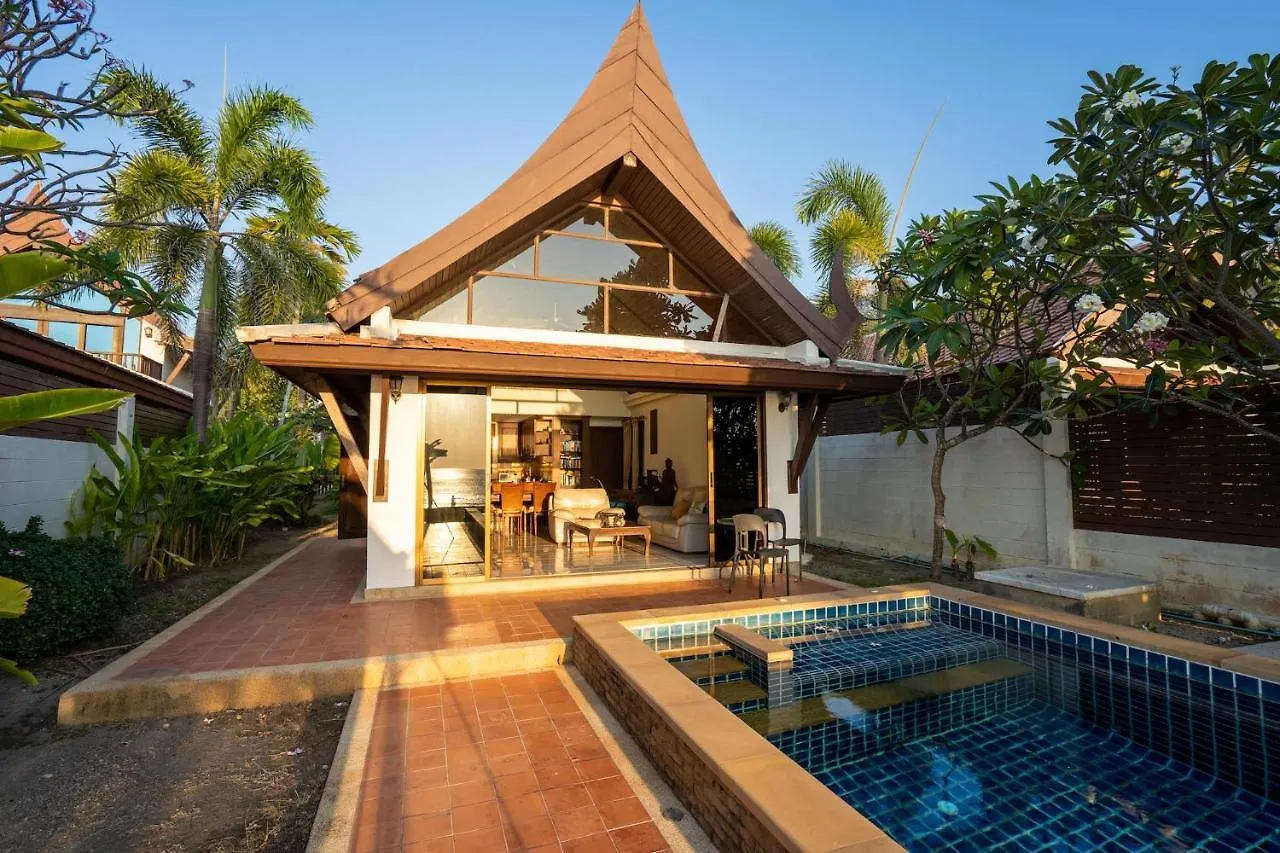 Amazing Beachfront Villa Ko Lanta